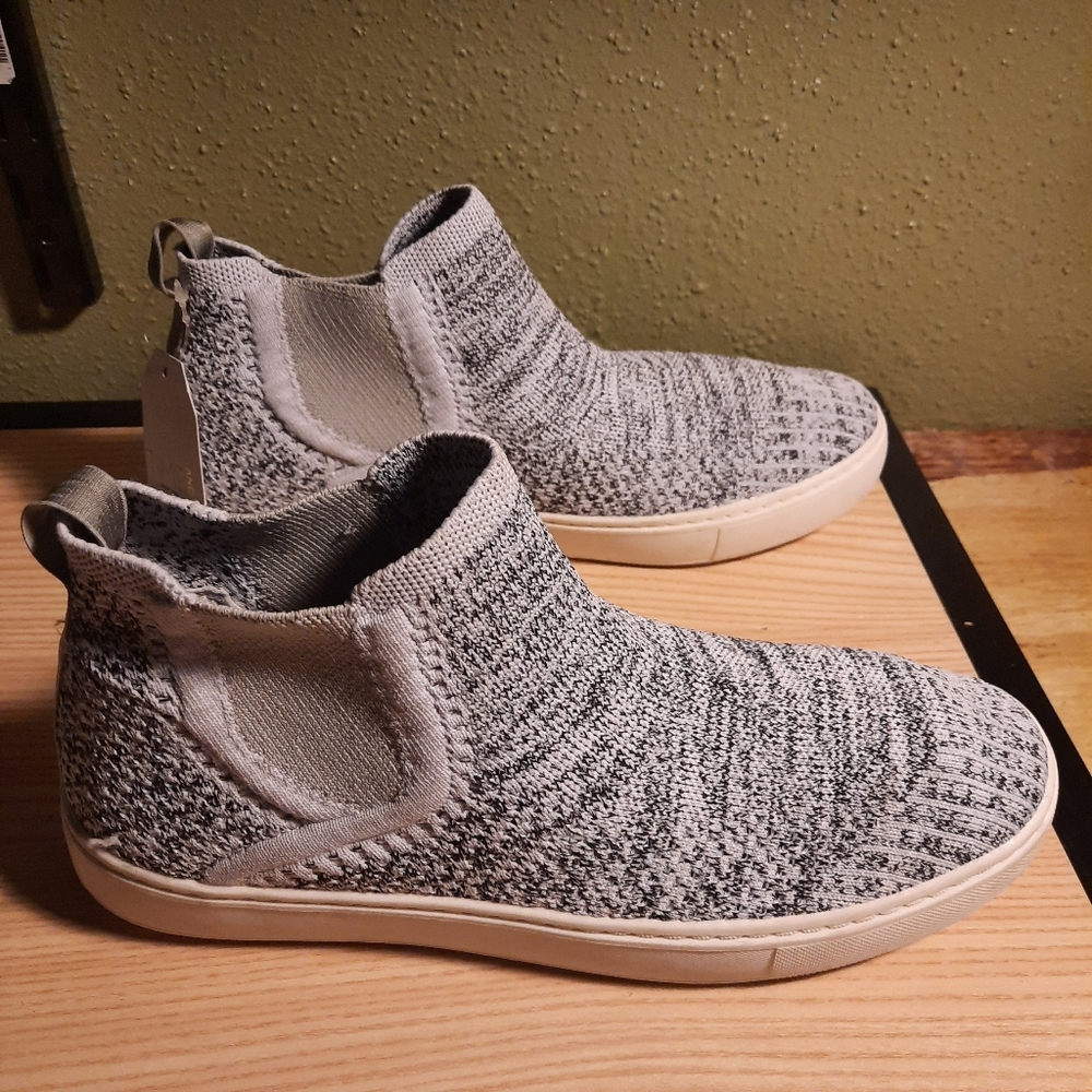 Women's Size 8: TT Knit High Top Slip-On Sneaker